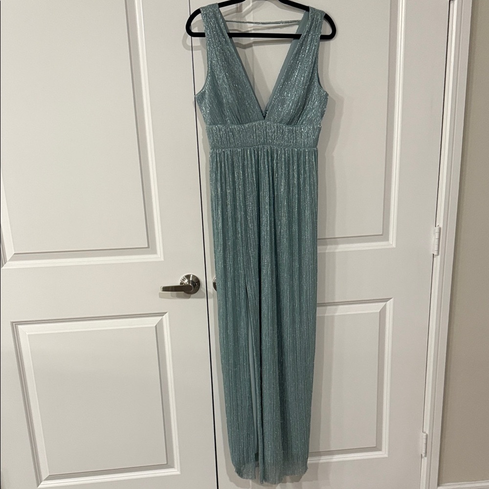 NWT Gianni Bini Shimmery Seafoam Green V-Neck Maxi Dress
